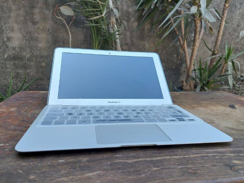 MacBook Air ( 11-inch, Mid 2012) 6