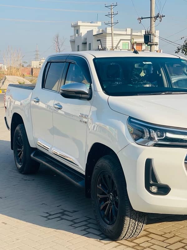 Toyota Hilux 2021 1