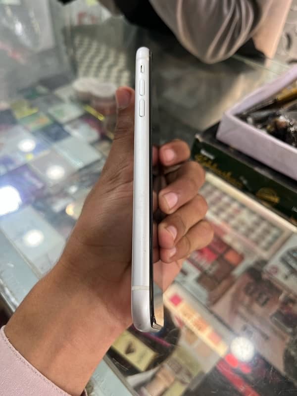 i phone xr Jv 64Gb 4