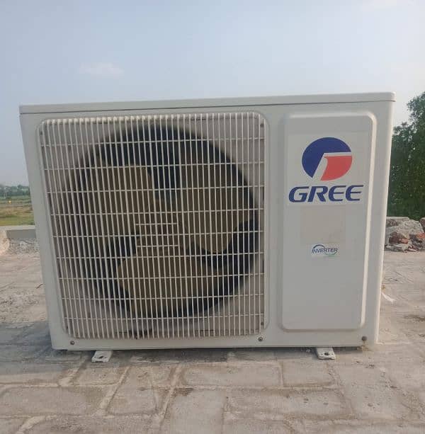 Gree 1 ton DC inverter heat and cool 1