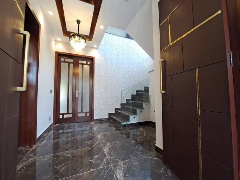 One Kanal Furnished Upper Portion For Rent in DHA Phase 7 10