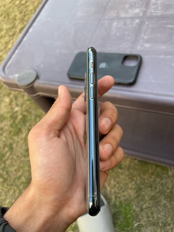 Iphone 11 pro (64gb) factory unlock 4