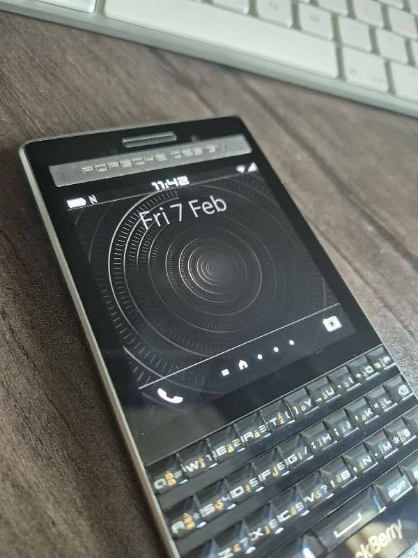 Porsche Design P9983 Blackberry 3