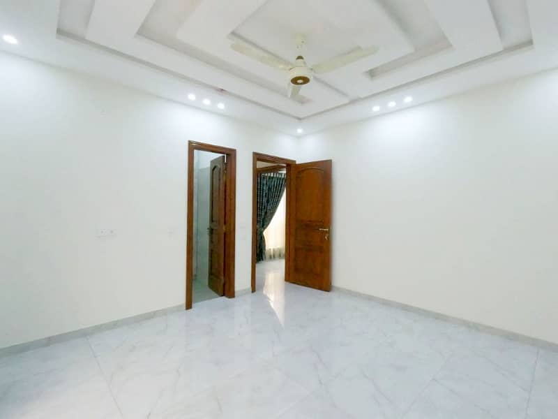 1 Kanal House Is Available For sale 39