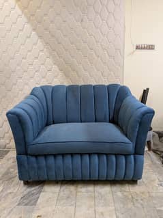 2 Seater Elegant Sofa in Blue Velvet.