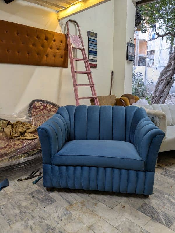 2 Seater Elegant Sofa in Blue Velvet. 4