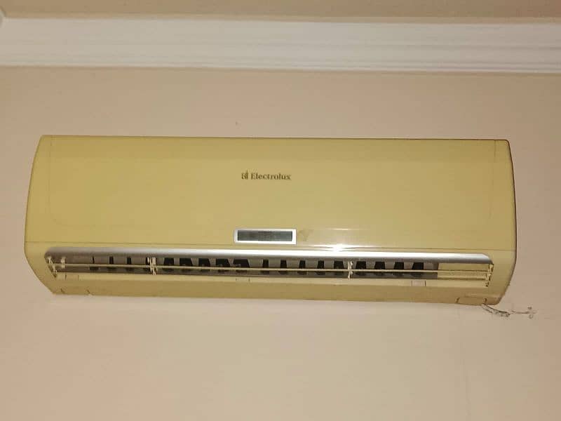 Electrolux 1 ton split ac non inverter 0