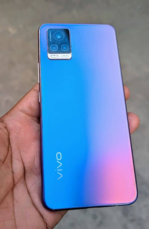 Vivo v20 in mint condition 1