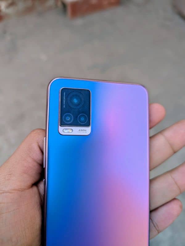 Vivo v20 in mint condition 3