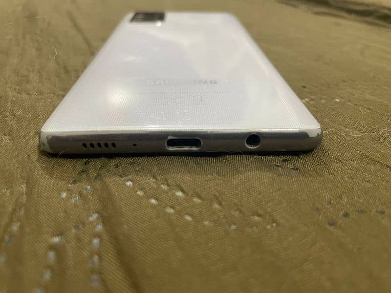 Samsung Galaxy A71 - Looks like new 1