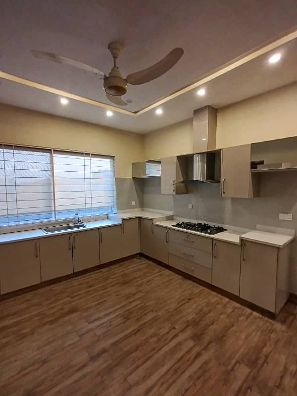 1 Kanal House For Rent In DHA Phase 7 5 Beds, 6 Bathrooms 0