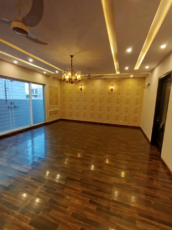 1 Kanal House For Rent In DHA Phase 7 5 Beds, 6 Bathrooms 1