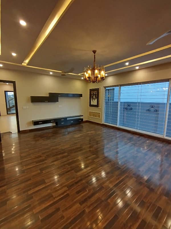 1 Kanal House For Rent In DHA Phase 7 5 Beds, 6 Bathrooms 3