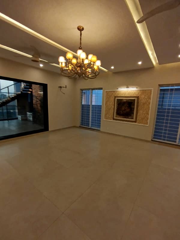 1 Kanal House For Rent In DHA Phase 7 5 Beds, 6 Bathrooms 4