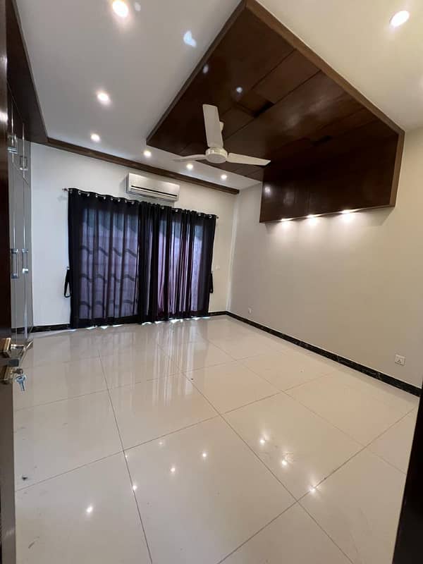 10 Kv Solar Installed 1 Kanal Beautiful Modern House Available For Rent In DHA Phase 8 - Ex Park View Lahore 3