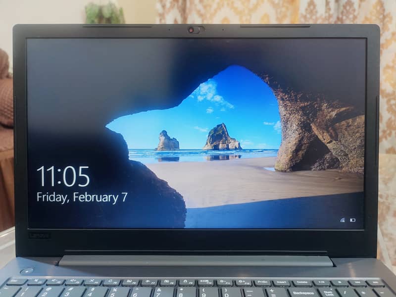 Lenovo IdeaPad V330 i5 8 Gen 2