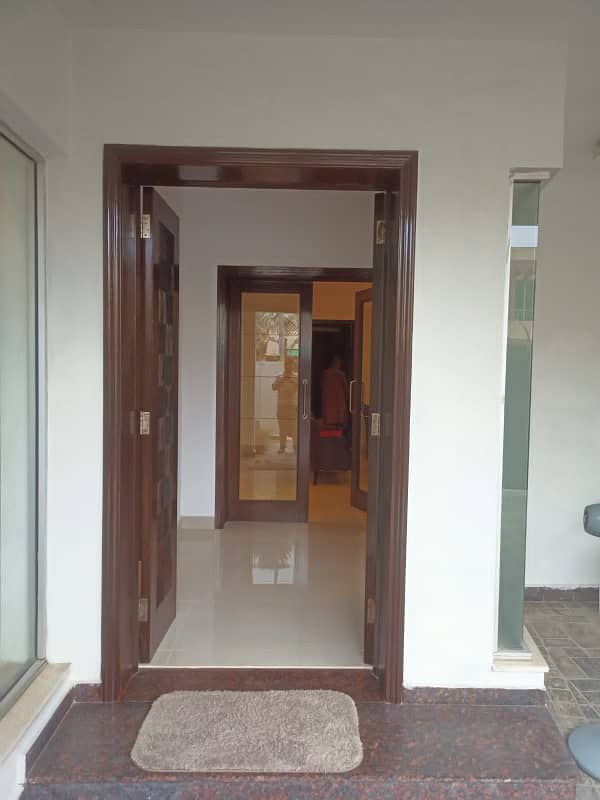 Full Furnished 4 Beds Full House 10 Marla Prime Location For Rent In DHA Phase 5 Lahore. 5