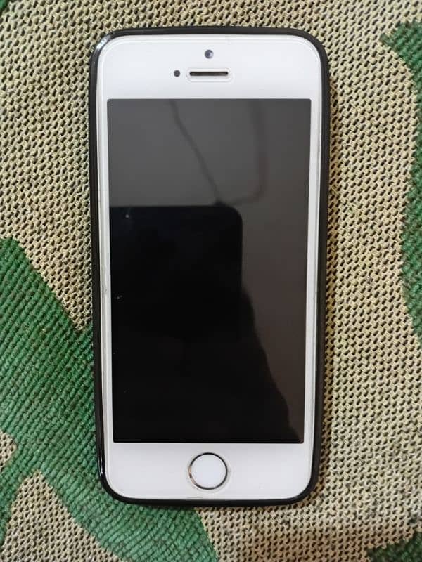 I phone 5s 16gb   Gold colour 1