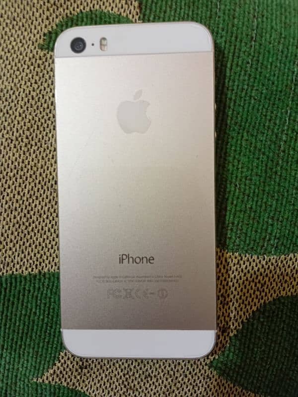 I phone 5s 16gb   Gold colour 2