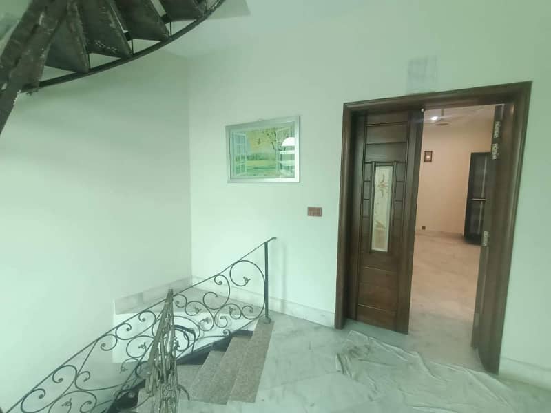 Separate Gate,Corner 3 Beds 15 Marla Upper Portion for Rent in DHA Phase 6 Lahore 10