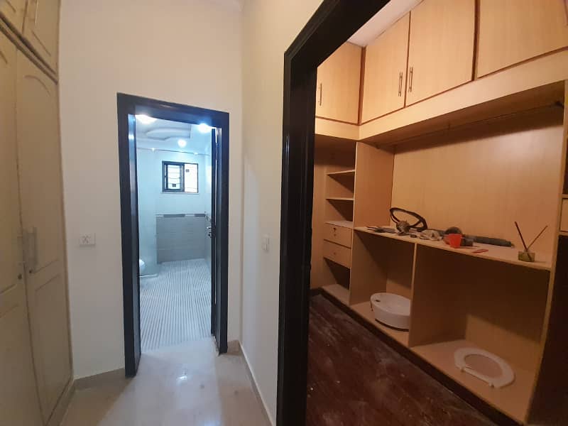 1 KANAL LAVISH LOWER PORTION FOR RENT IN DHA PHASE 1. 3