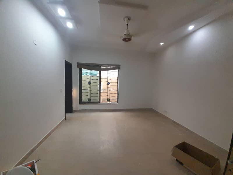 1 KANAL LAVISH LOWER PORTION FOR RENT IN DHA PHASE 1. 9