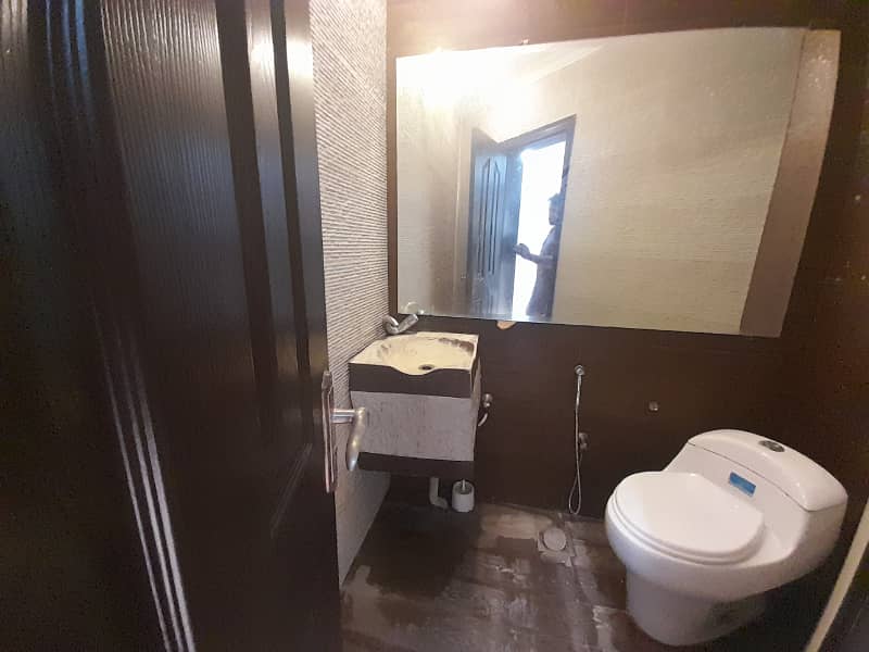 1 KANAL LAVISH LOWER PORTION FOR RENT IN DHA PHASE 1. 21