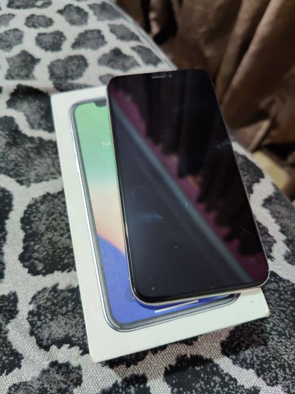 iphone x 64gb with box original pta approved 0/3/2/1/2/4/7/4/7/9/1 0