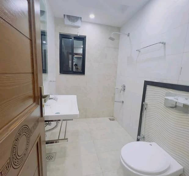 800 Square Feet Flat For sale In Bahria Town - Sector E 3