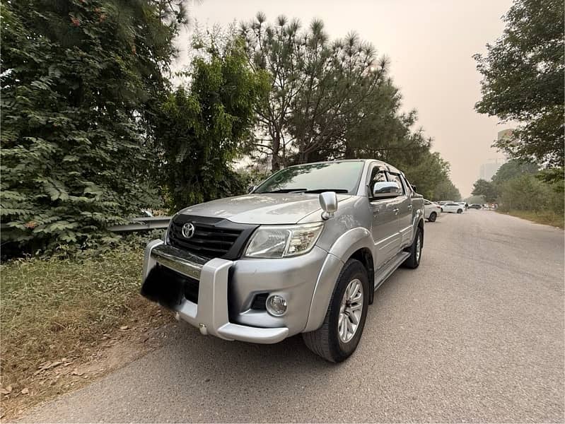 Toyota Hilux Vigo Champ G 2012 For Sale 0