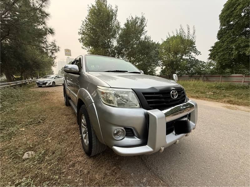 Toyota Hilux Vigo Champ G 2012 For Sale 1