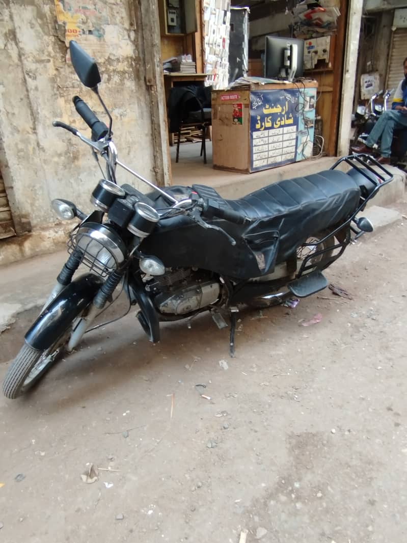 I sell Suzuki 150 good condition 1