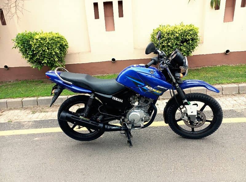 yamaha ybr G 2018 B model 2300 km driven original like new bike 0