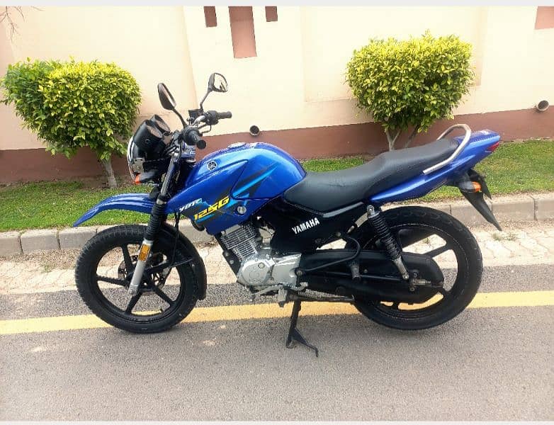 yamaha ybr G 2018 B model 2300 km driven original like new bike 1