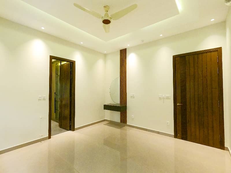 1 Kanal House Is Available In EME Society - Block D 18