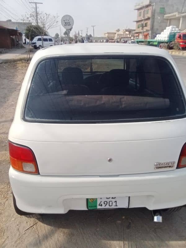 Daihatsu Cuore 2004 3