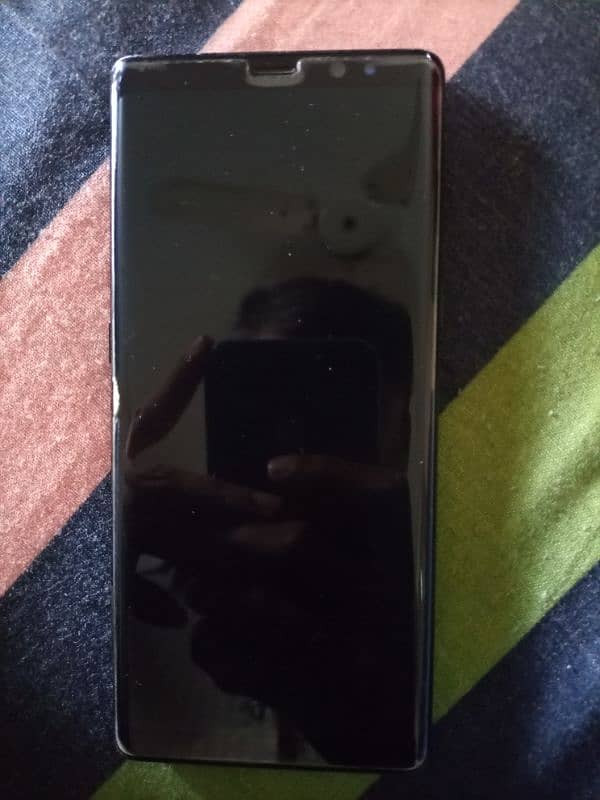 Samsung Galaxy Note 8  6/64ram All ok 10 by 10 small dot no charger 4