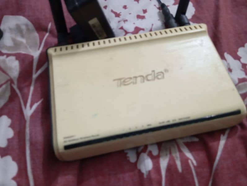 WiFi router Tenda 0