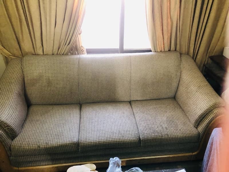 5 seater sofa set available for sale 2