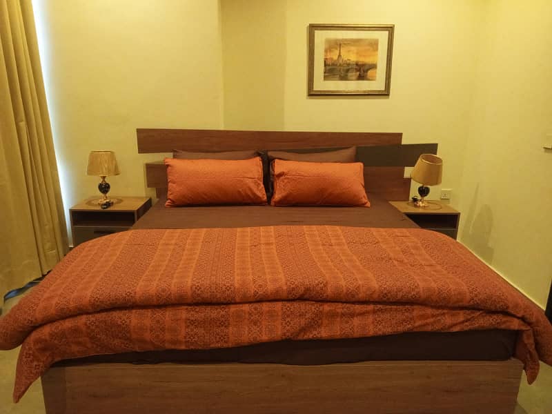 2 BED FURNISHED Par Day FOR RANT IN GULBERG GREEN 0