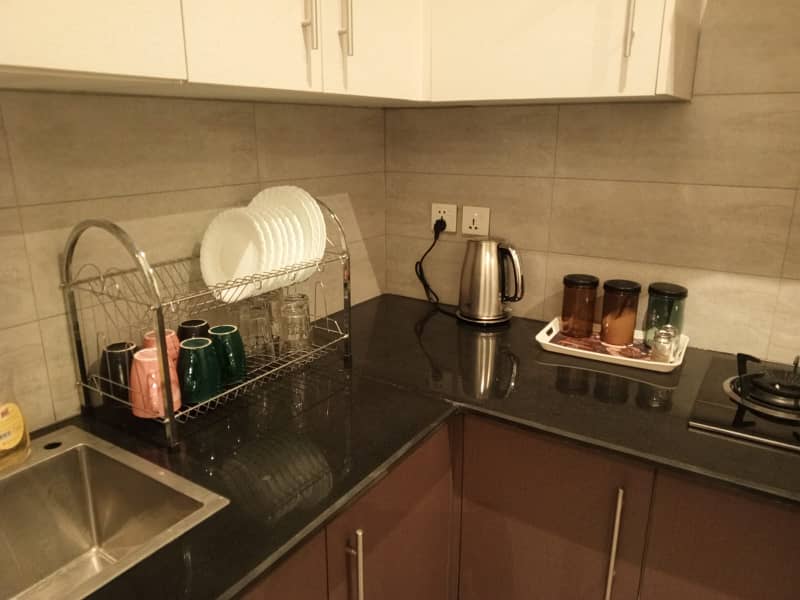 2 BED FURNISHED Par Day FOR RANT IN GULBERG GREEN 1