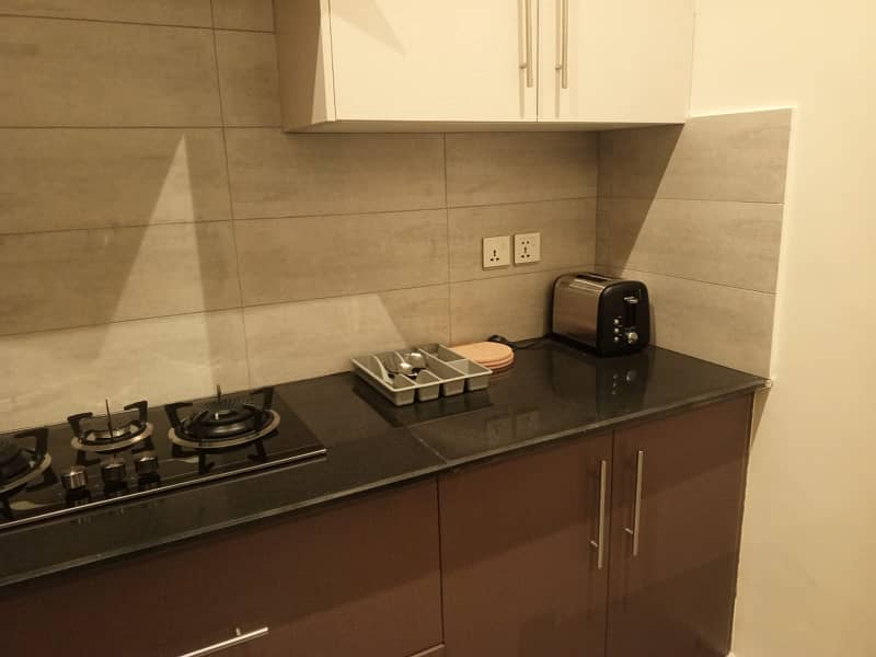 2 BED FURNISHED Par Day FOR RANT IN GULBERG GREEN 2