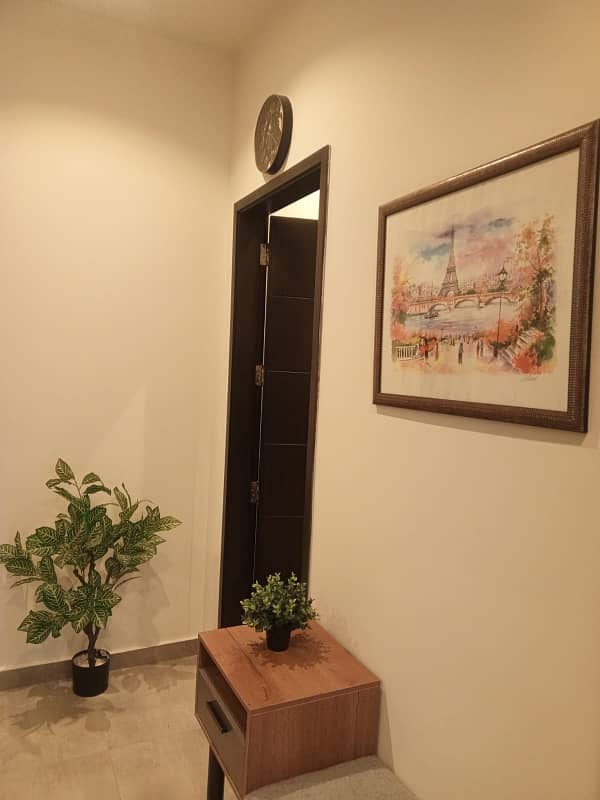 2 BED FURNISHED Par Day FOR RANT IN GULBERG GREEN 9