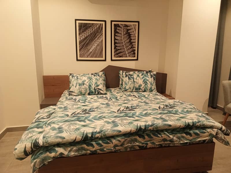 2 BED FURNISHED Par Day FOR RANT IN GULBERG GREEN 19