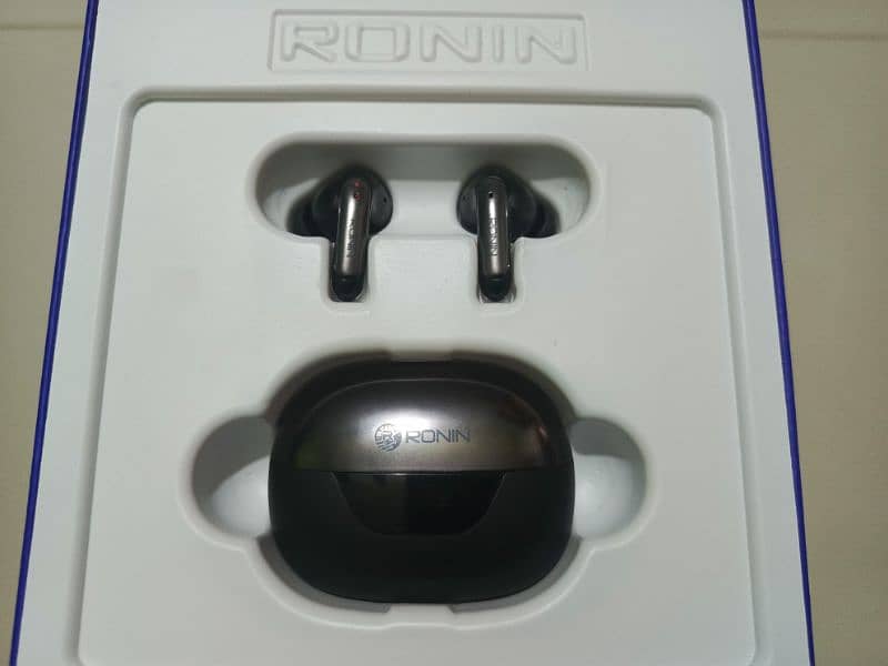 Ronin R-7010 Bluetooth Earbuds Black ANC Headphone 2