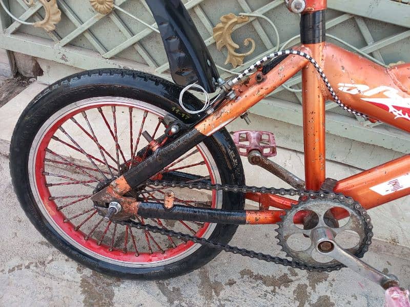 cycle size 16 inch , brakes in working conditions, tyre bi theehk hy 7