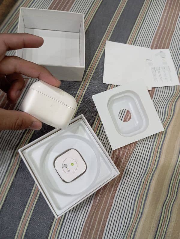 Airpods pro 1st gen for sale 2