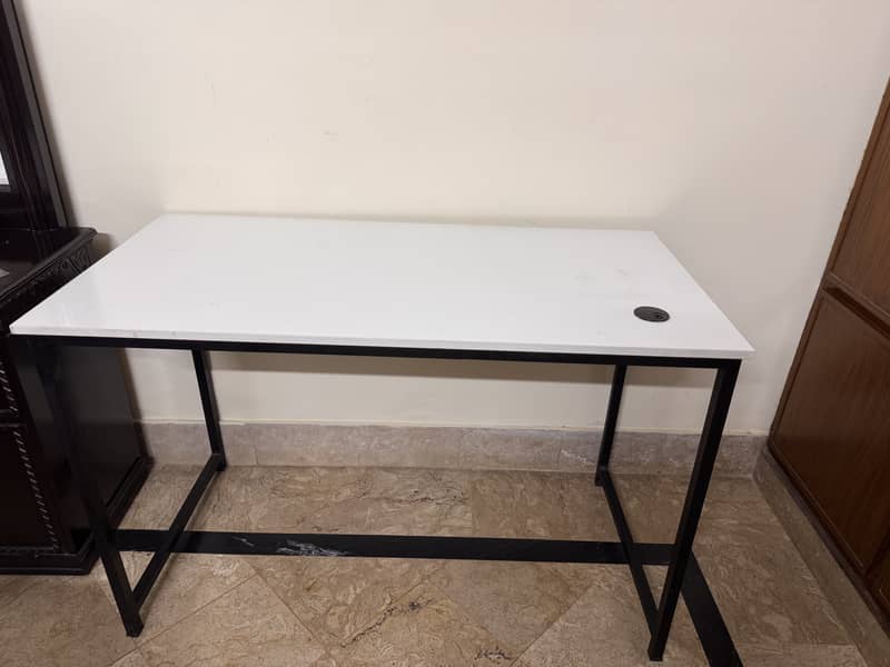 Good condition iron table available for sale 0