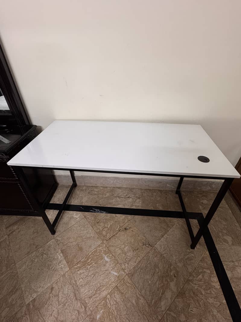 Good condition iron table available for sale 5