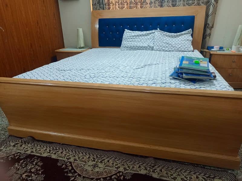 Bed Set without Mattress 0